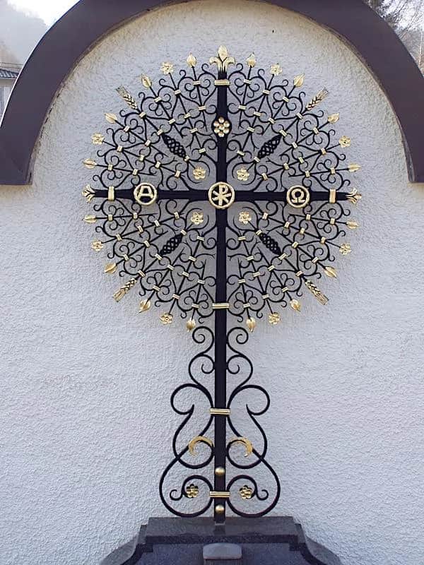 Grabkreuz aus Metall