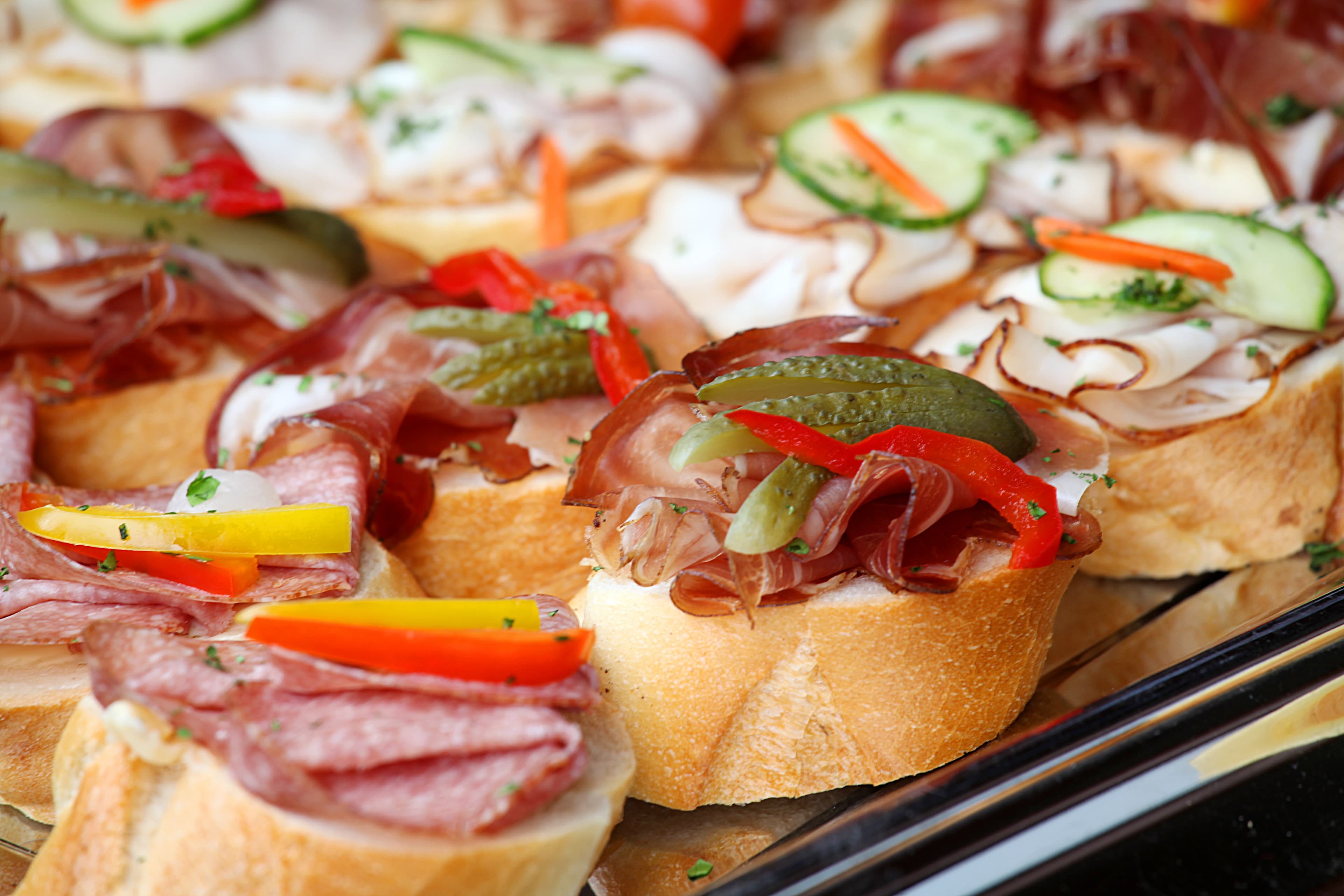 Belegte Partybrötchen bestellen in Hietzing